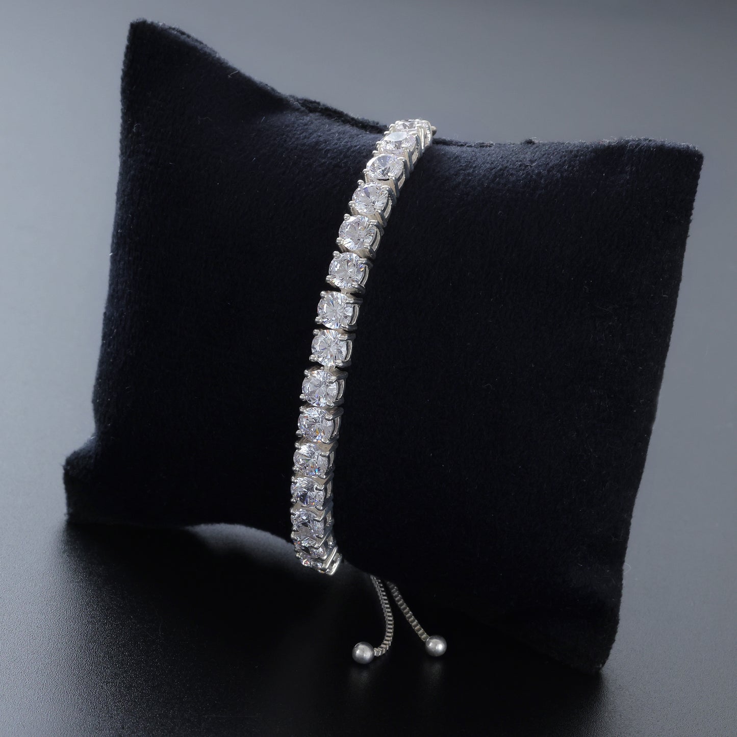 Round Shape Tennis Bracelet With Silder Chain