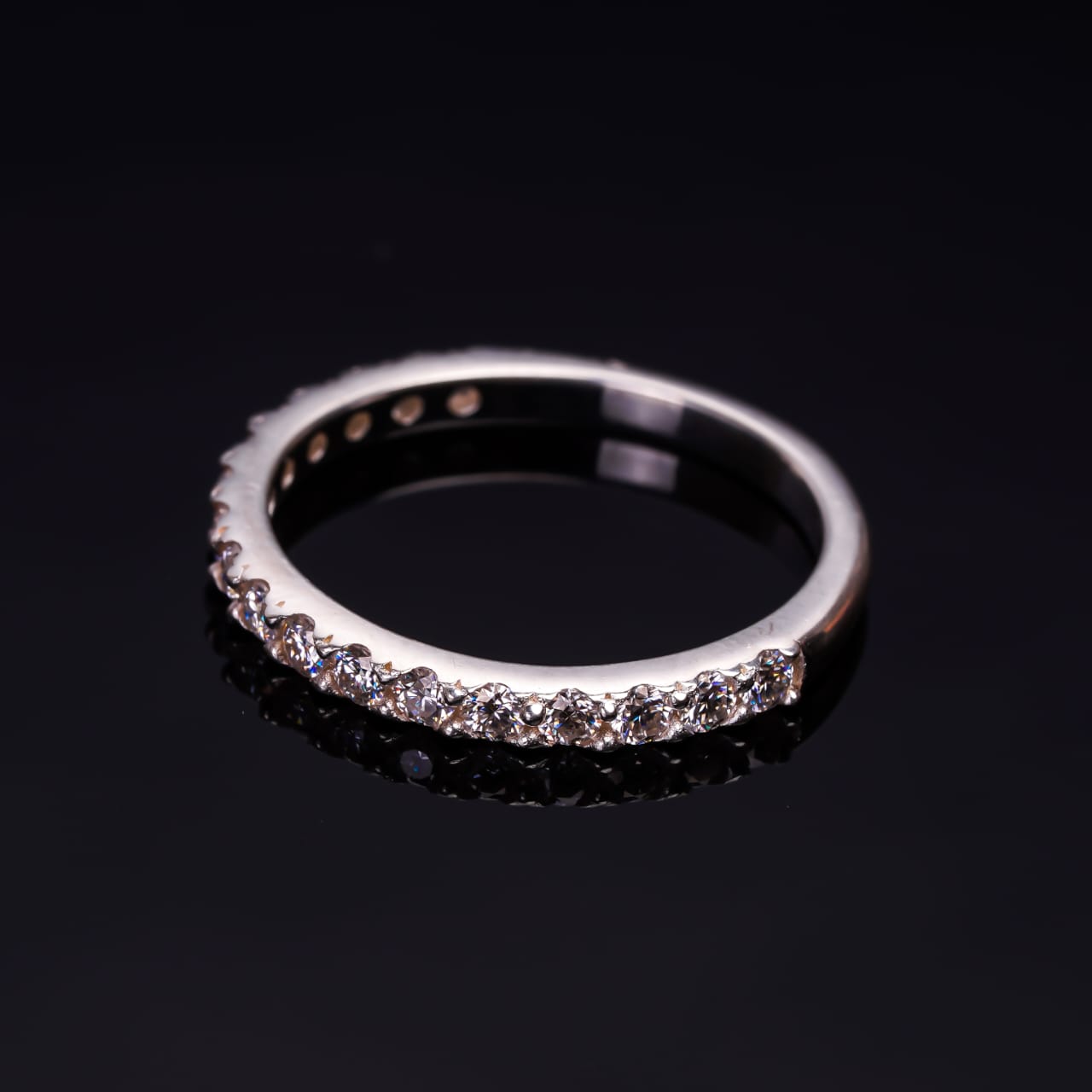 Round Brilliant Stackable Band